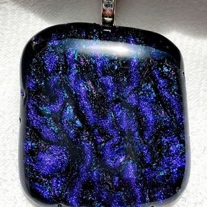 Pendant purple metallic